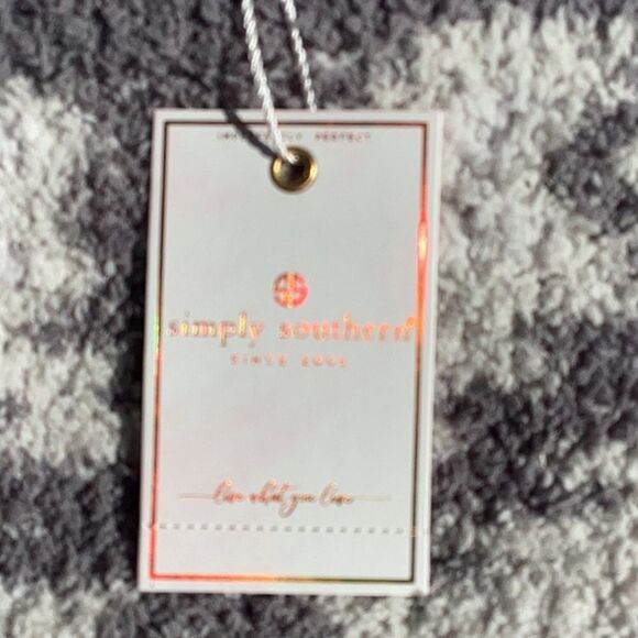 SIMPLY SOUTHERN NWT SOFT COZY SWEATER AZTEC DESIGN CREW NECK MEDIUM - Picture 5 of 8